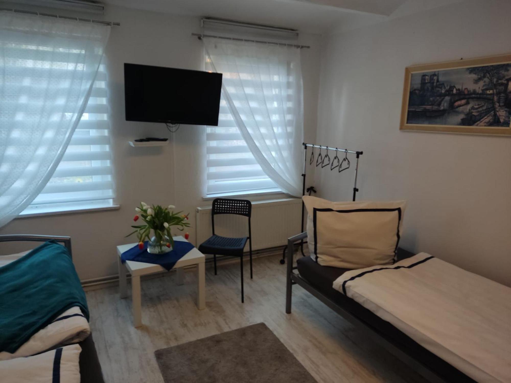 Ferienwohnung Mit Separatem Eingang Und Parkplatz, Ideal Fuer Handwerker Und Geschaeftsreisende Dorf Mecklenburg Zewnętrze zdjęcie